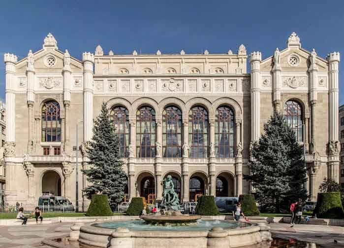 Gála Koncert a Pesti Vigadóban Késő Esti Hajókirándulással Gála Koncert a Pesti Vigadóban Késő Esti Hajókirándulással